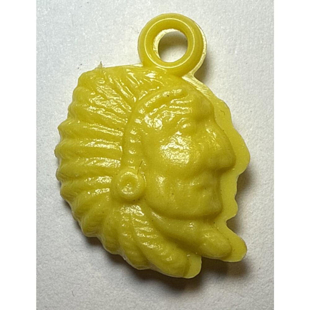 Vintage Cracker Jack Yellow‎ Native American Head Celluloid Charm 1F